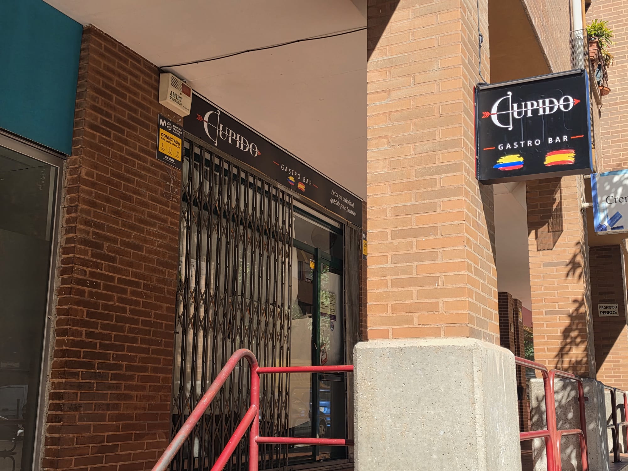 Fachada real de Cupido Gastro Bar en Oviedo